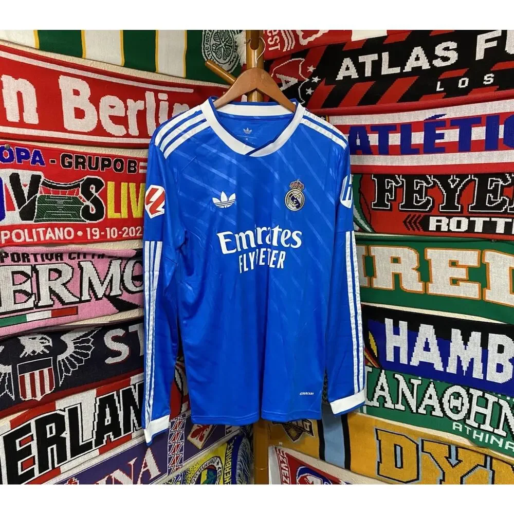 Real Madrid | Men’s Medium Alternative Long-Sleeve Jersey - Picture 6 of 7